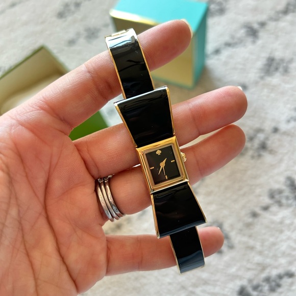 KATE SPADE RIBBON WATCH. Excellent condition. Barely used. Complete with the box - Picture 6 of 12